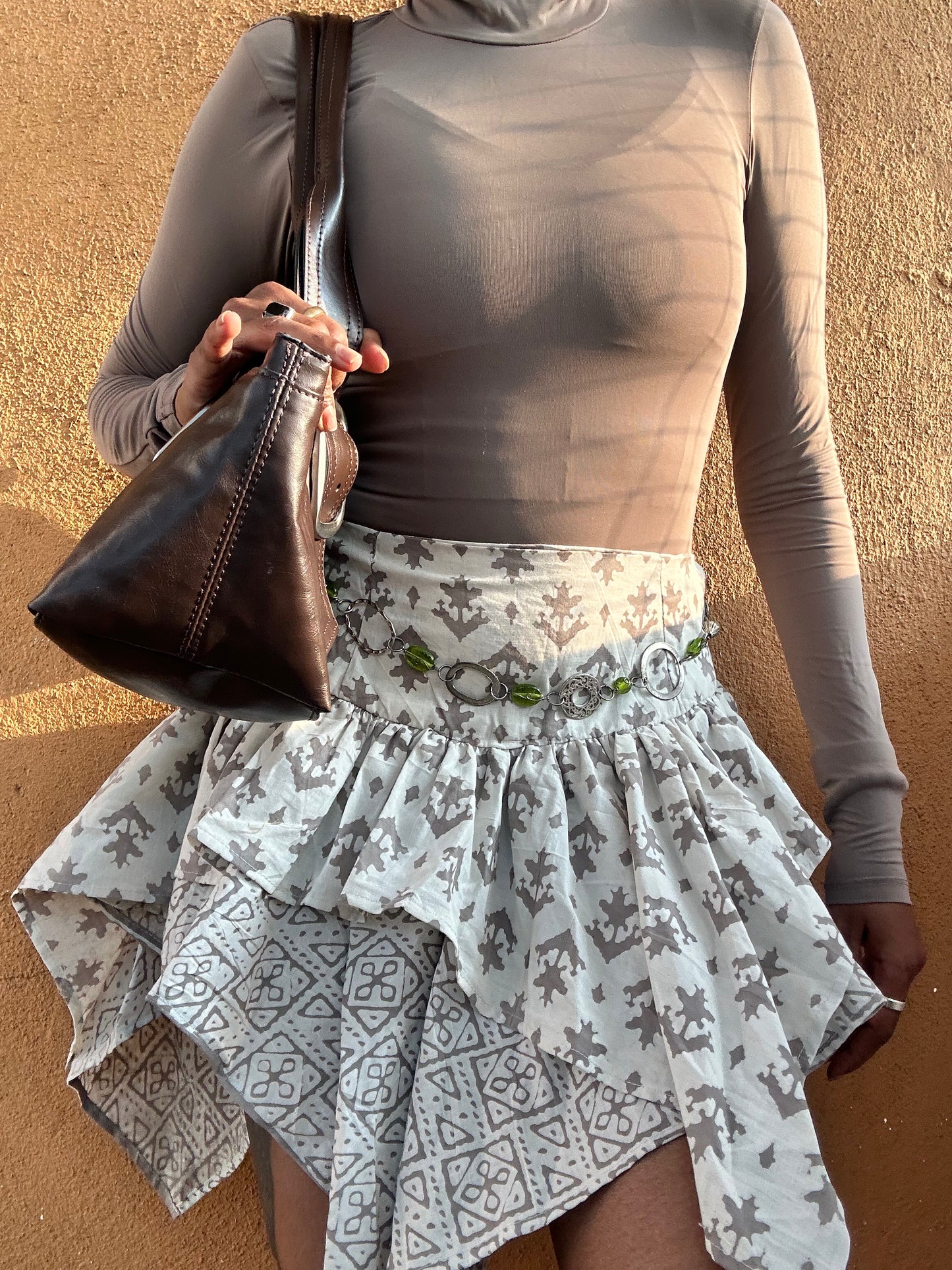 Bonita: Off-White & Brown