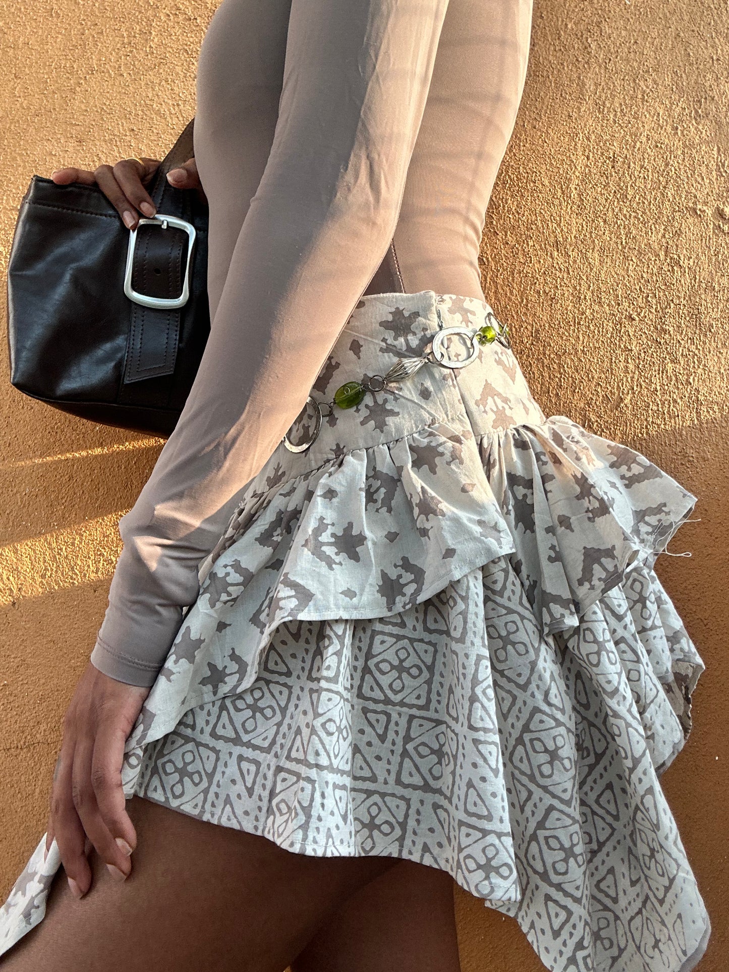 Bonita: Off-White & Brown