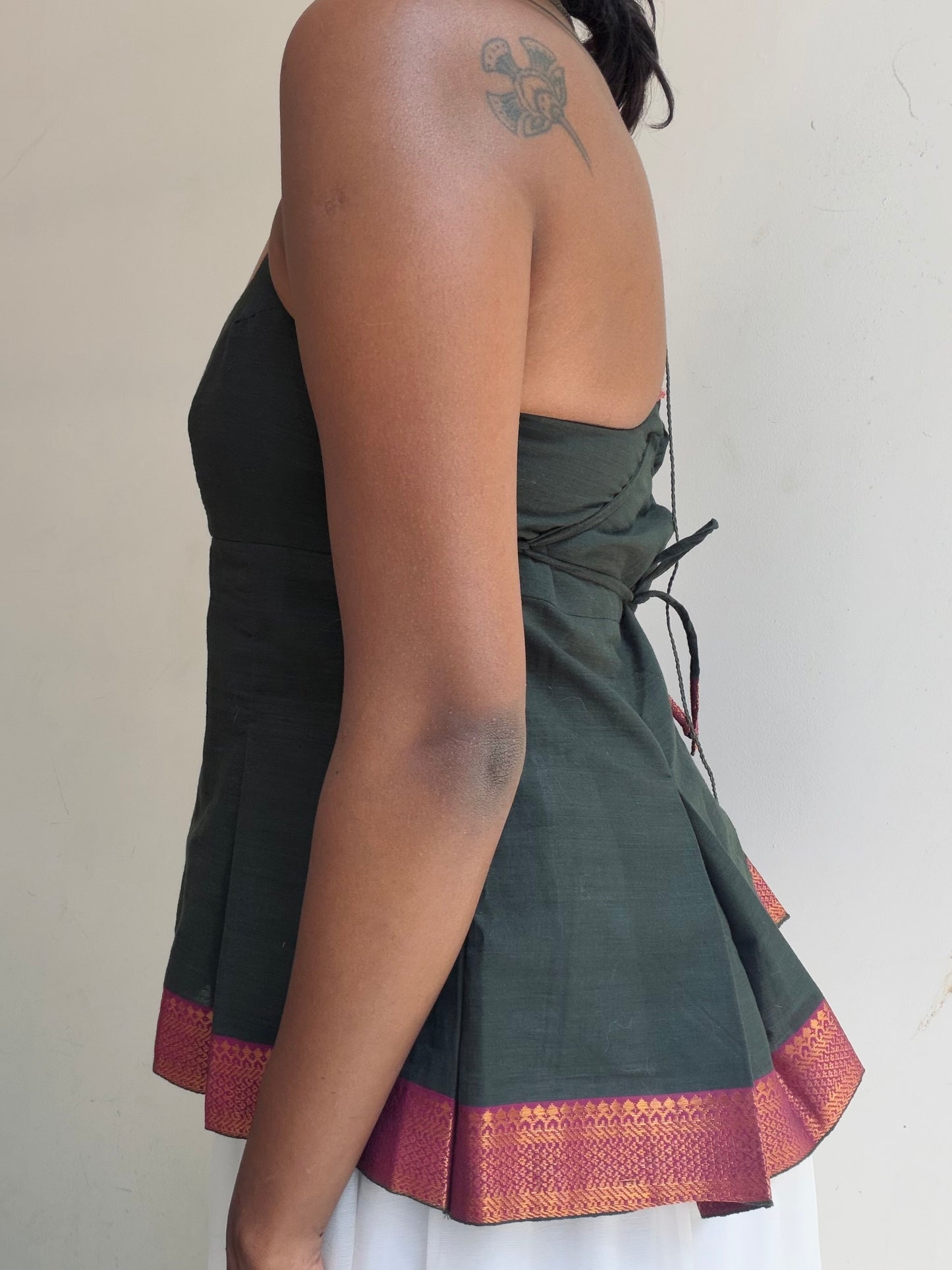 Delicia: Olive Green w border