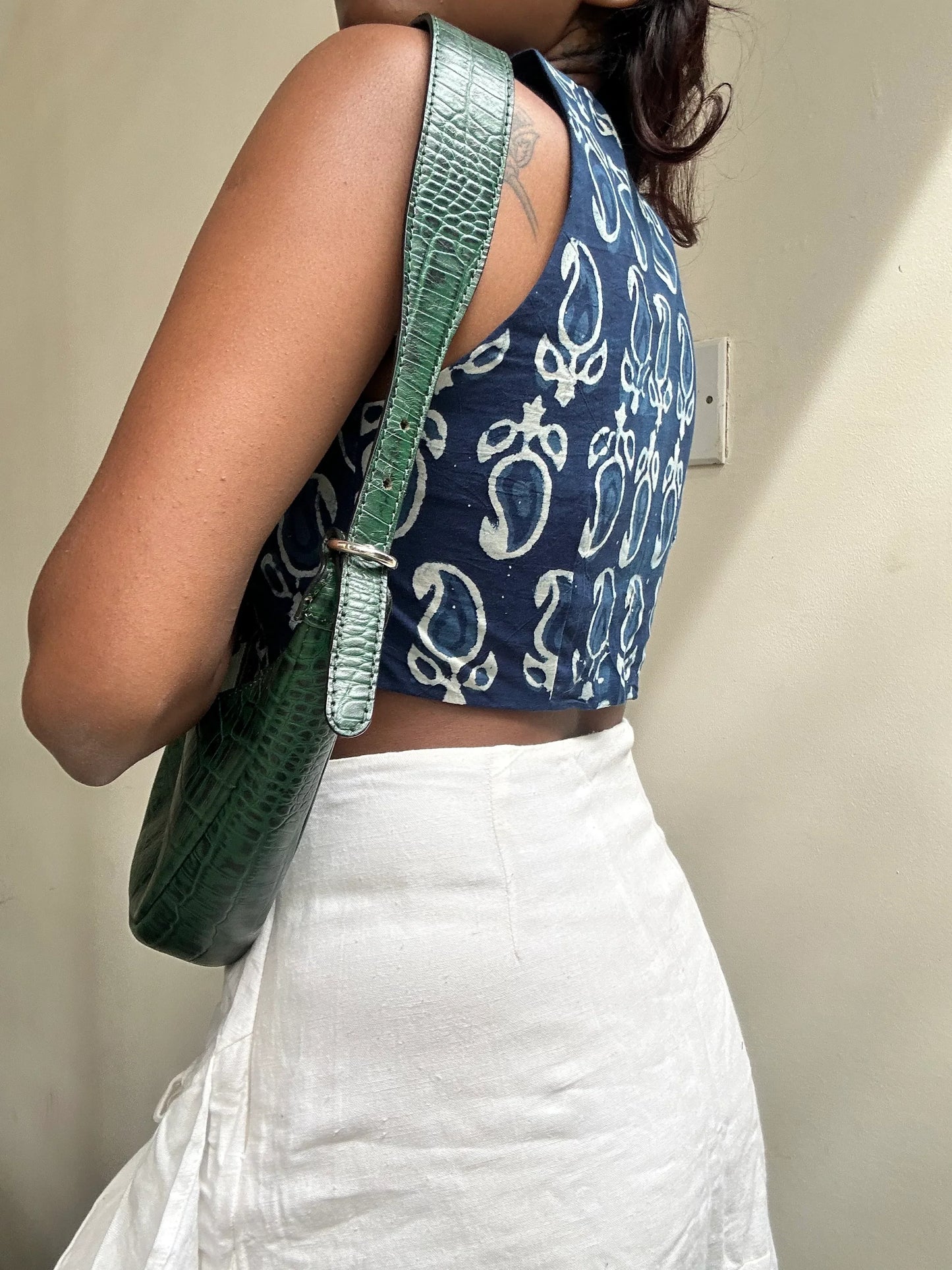 Titli: Indigo Paisley