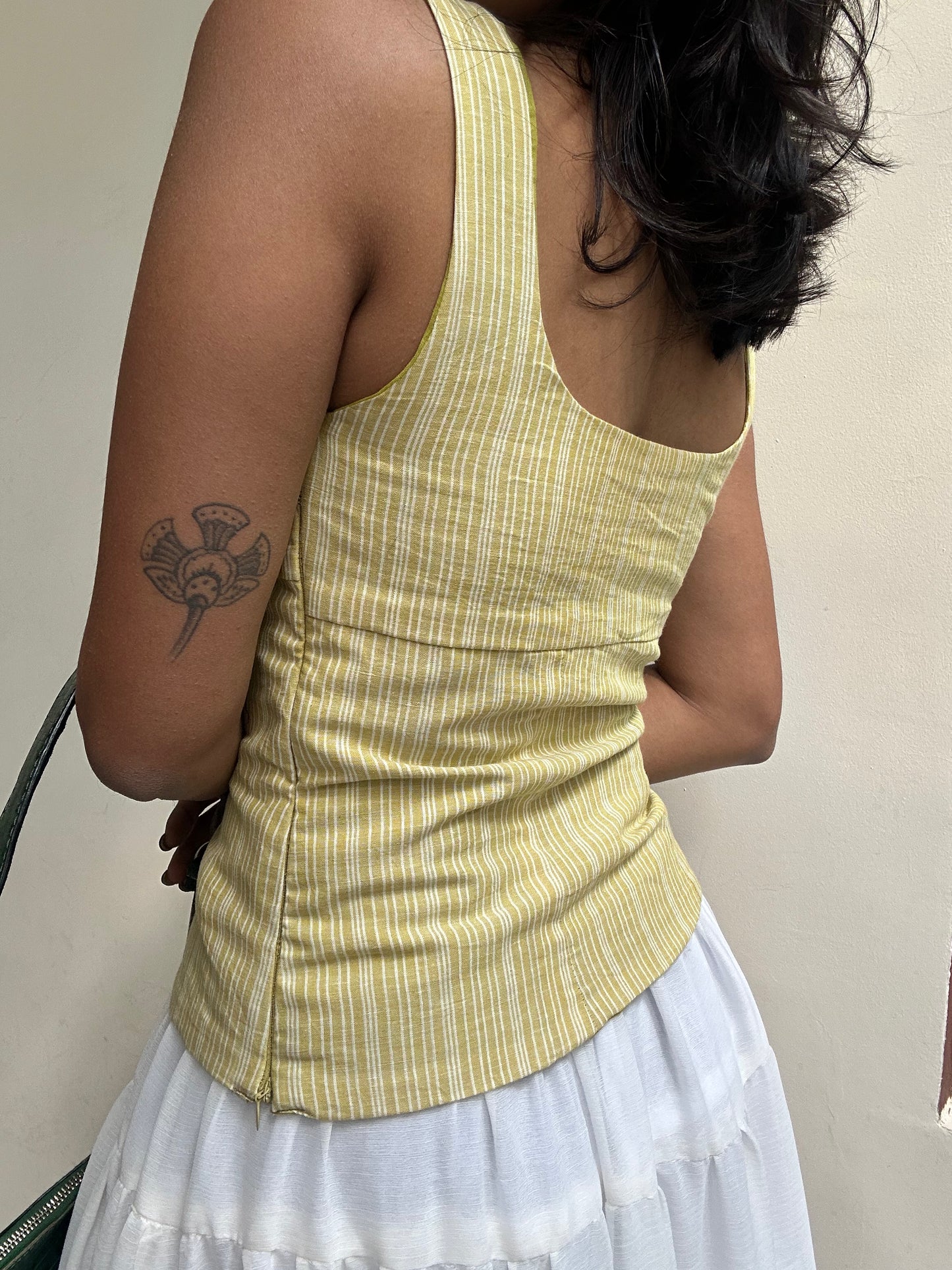 Gul: Yellow Stripes