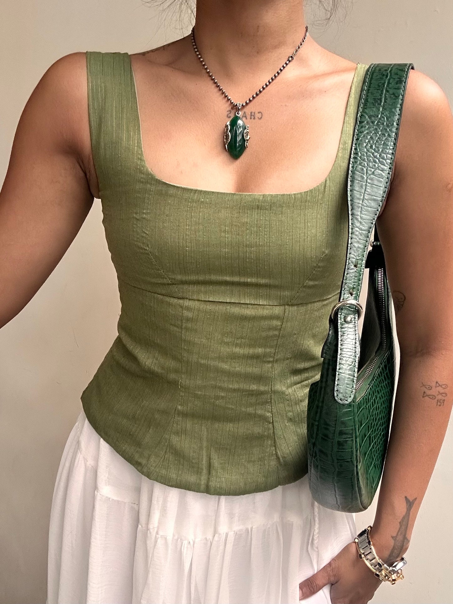 Gul: Pastel Green With Gold Stripe