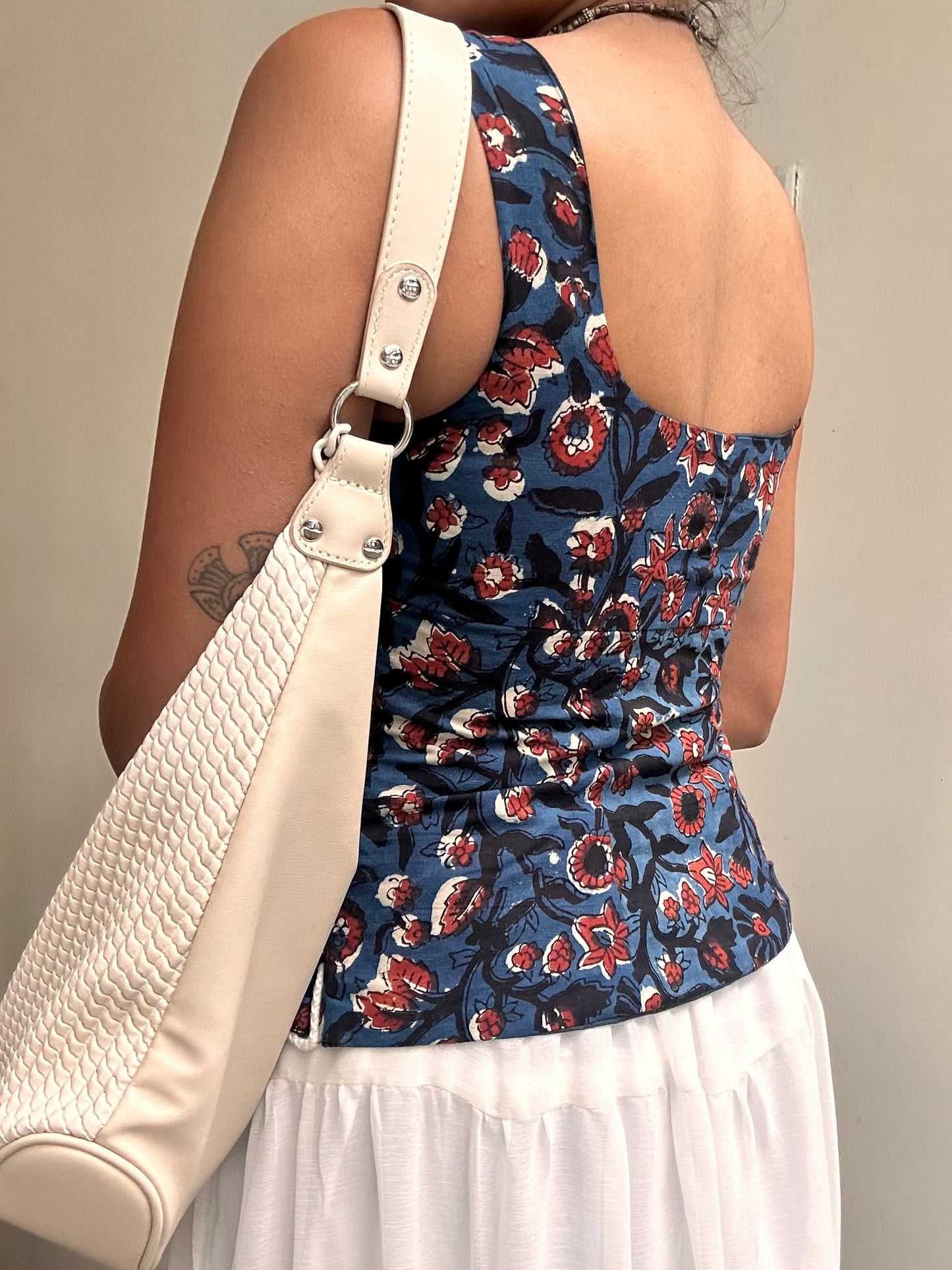 Gul: Blue Sanganeri