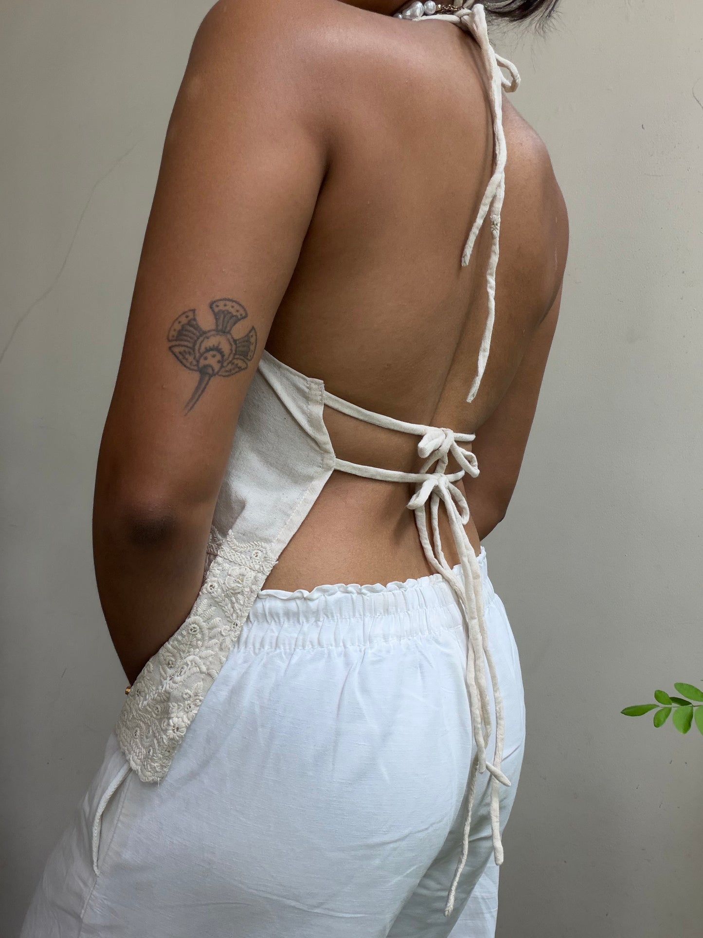 Taru: Off-White Jacoba with Border