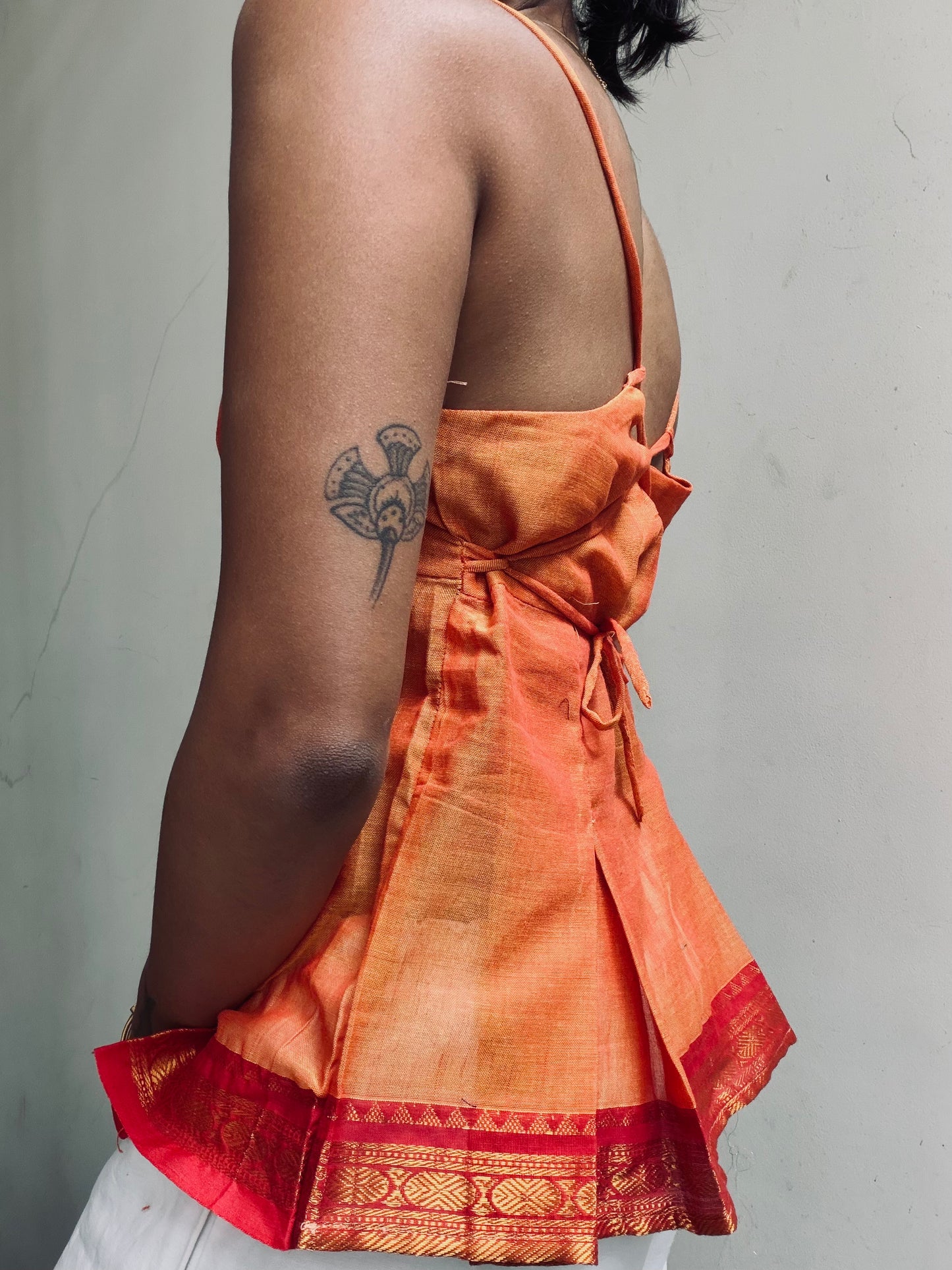 Delicia: Orange with Red Border