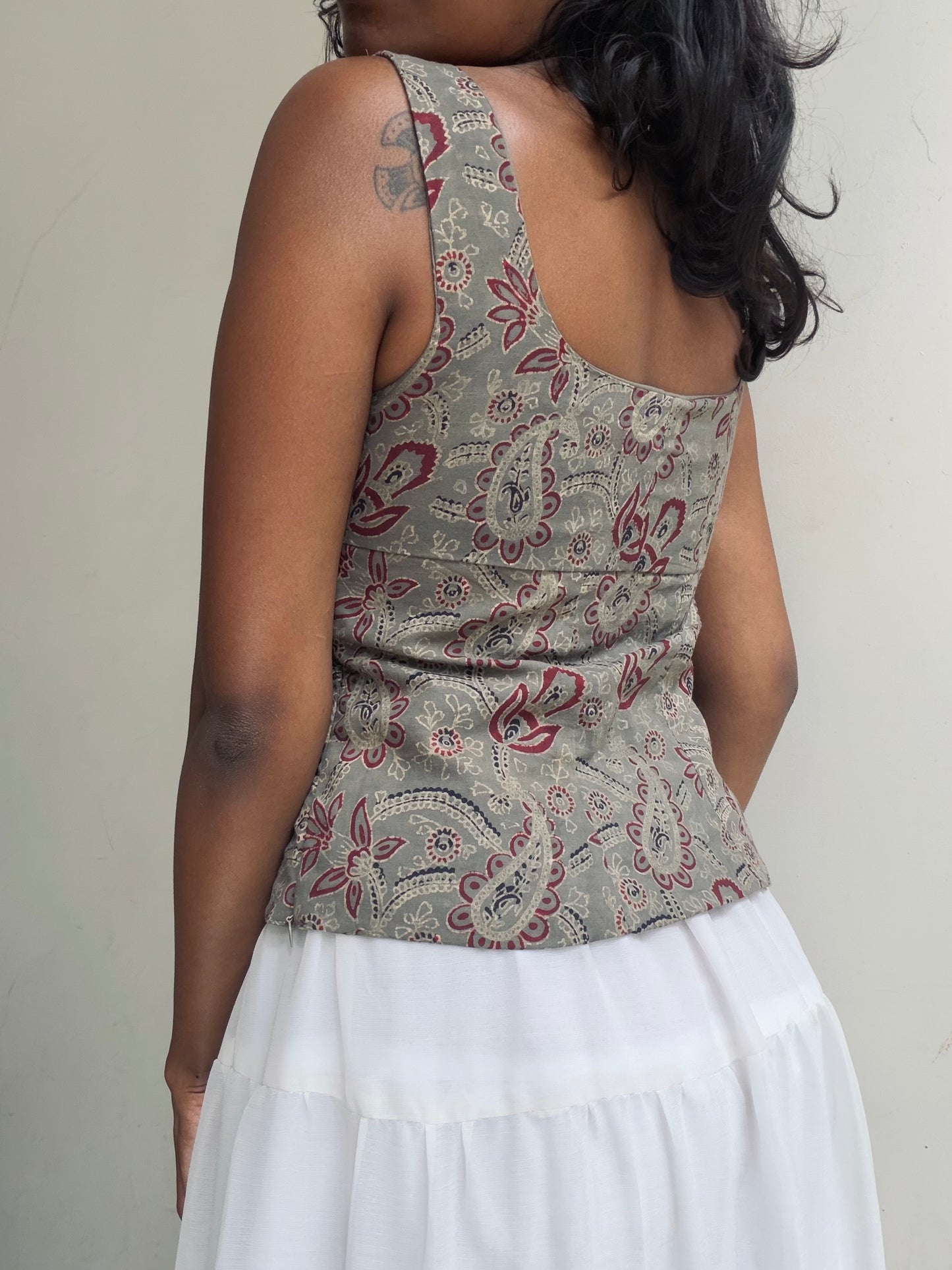 Gul: Grey Block Print