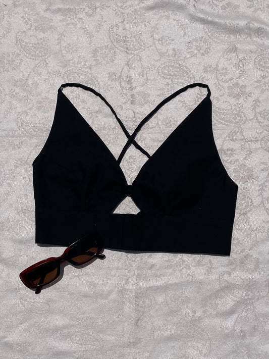 Bella: Solid Black