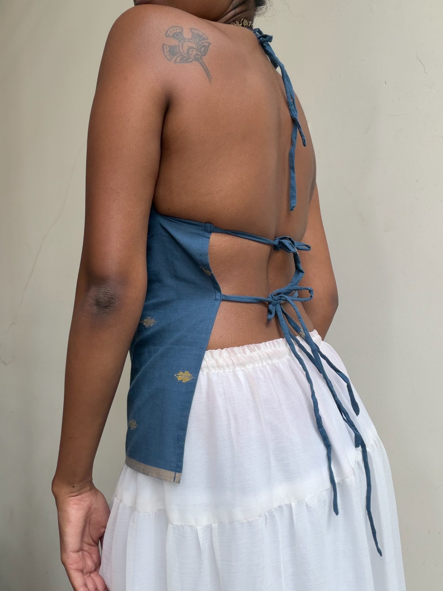 Taru: Blue with Beige Jamdani border