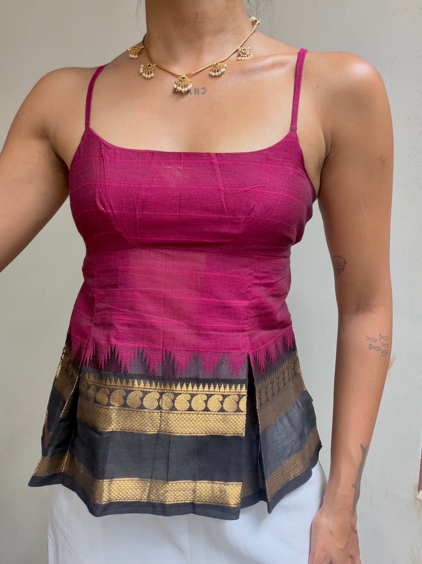 Delicia: Deep Pink with Black Border