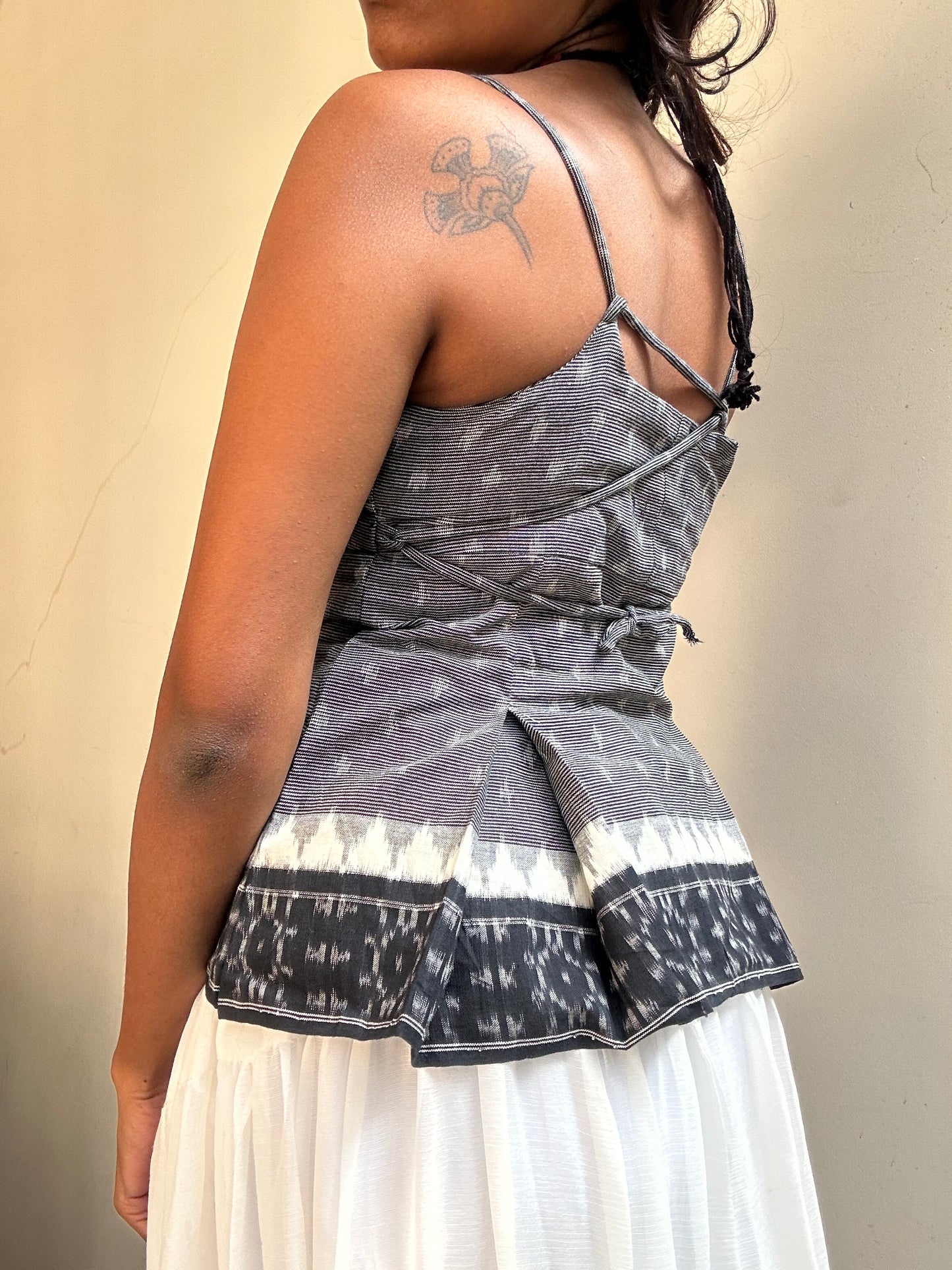 Delicia: Grey Double Ikat Weave