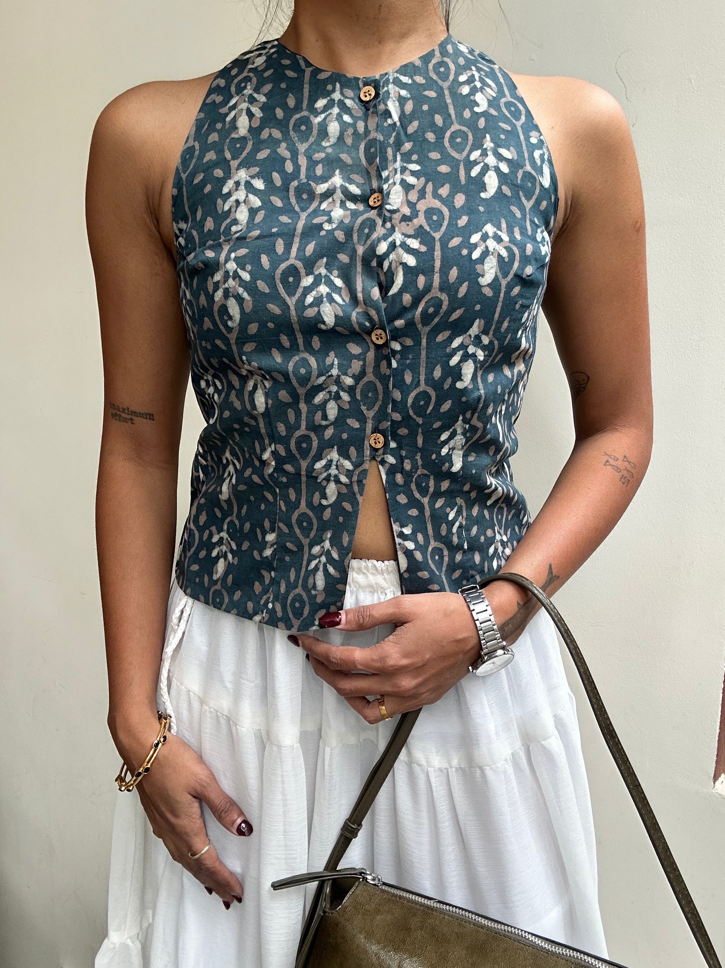 Naira: Dark Grey Batik