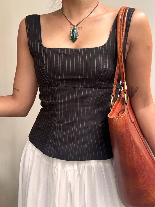 Gul: Black with Gold Stripes