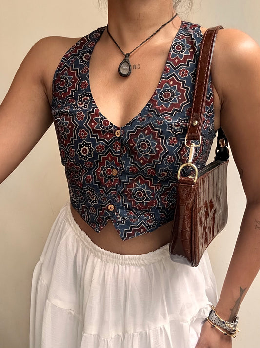 Karla: Indigo Geometric