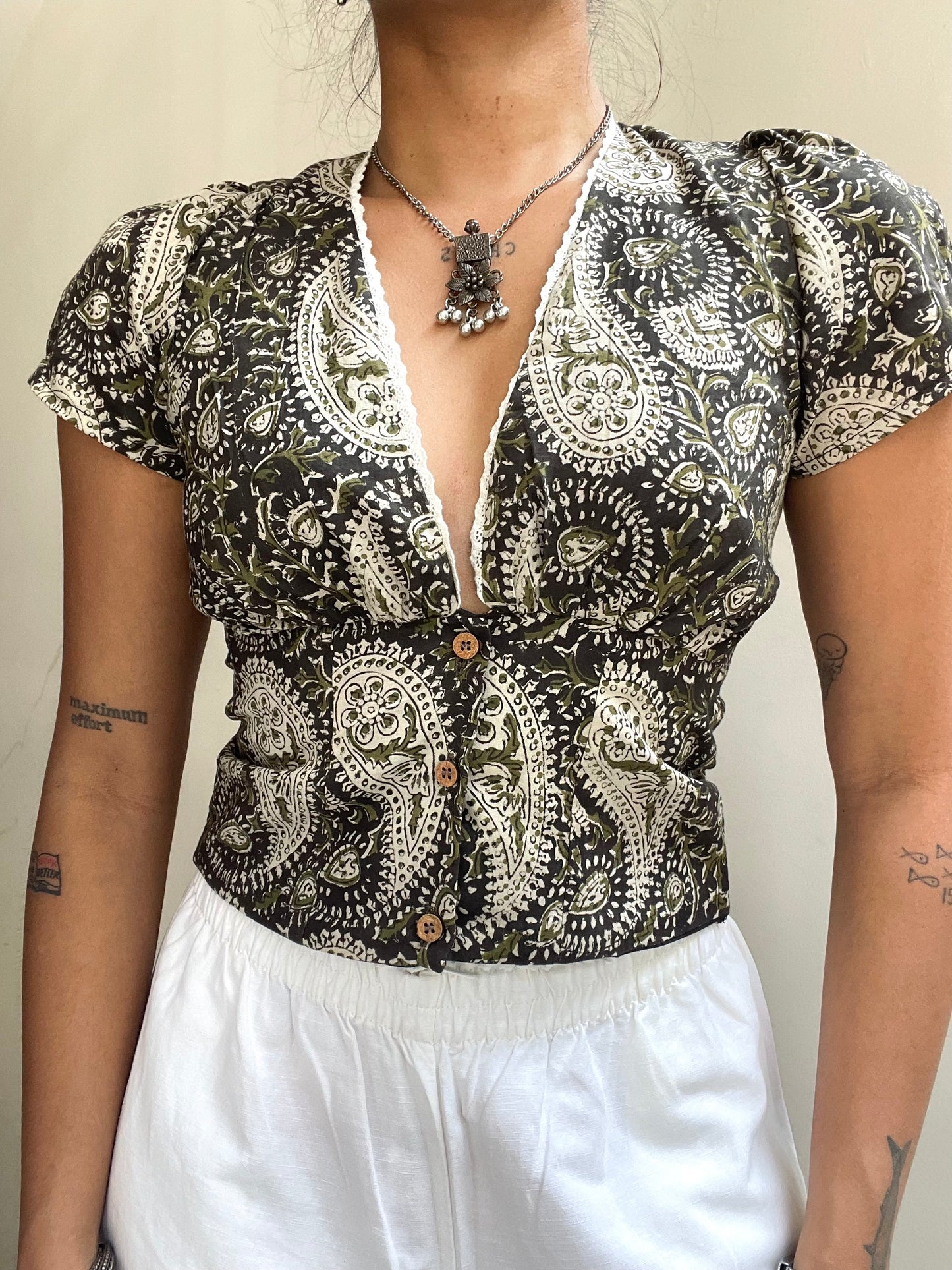 Isha: Black Kalamkari