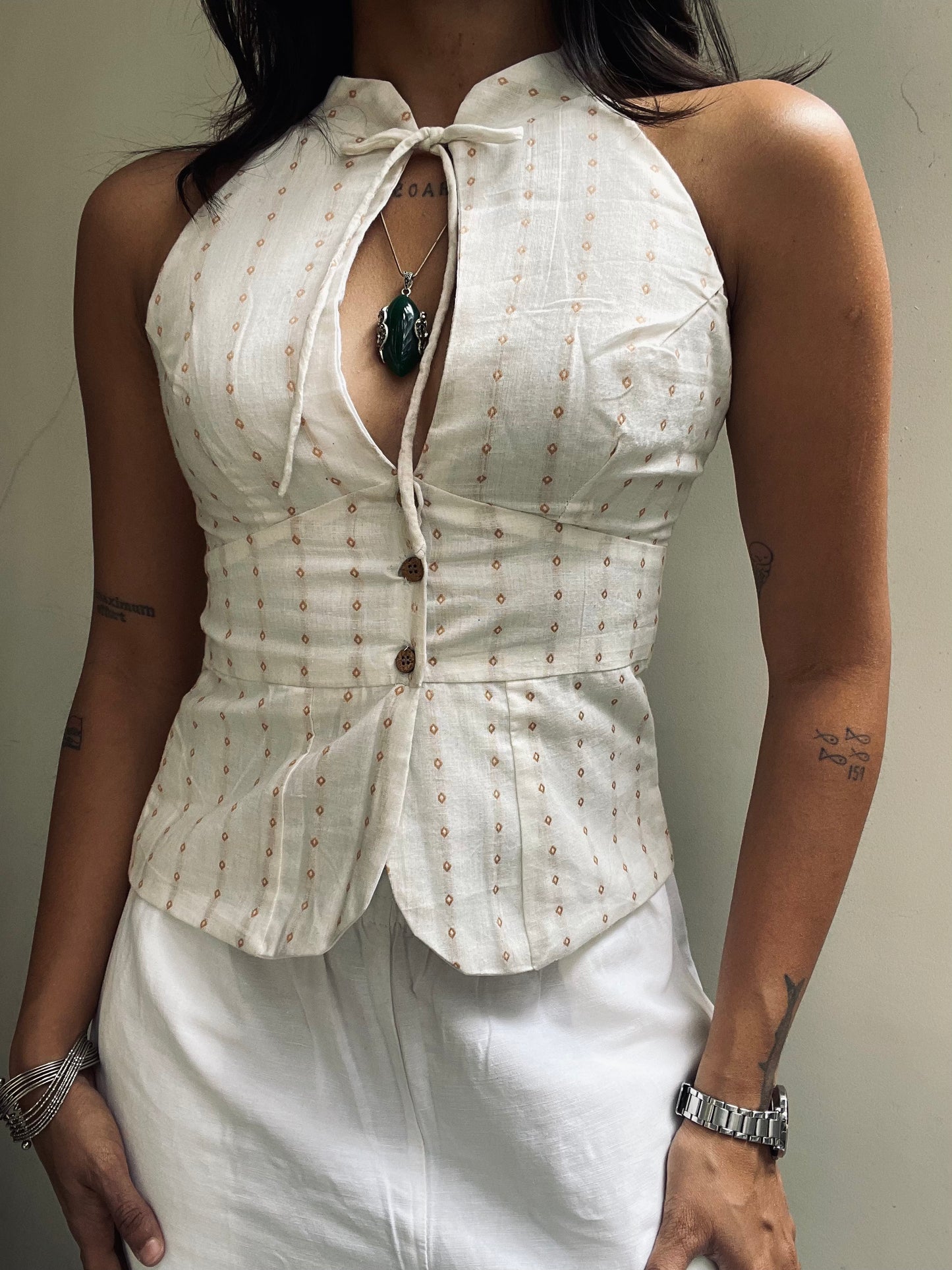 Trupti: White Jamdani