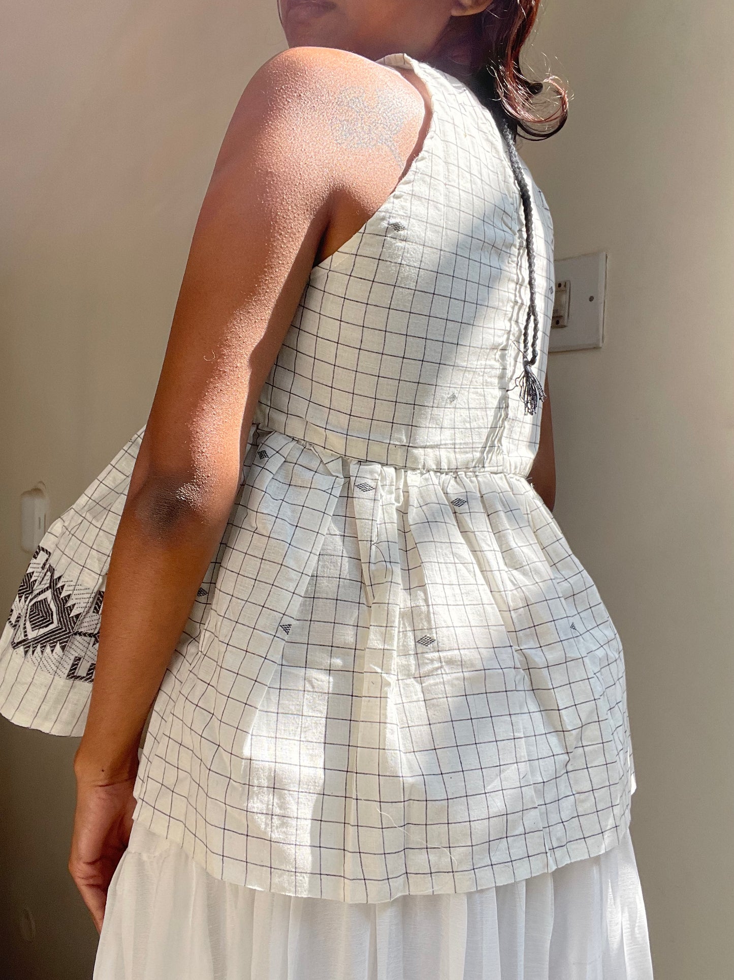 Geet: White Checks Jamdani