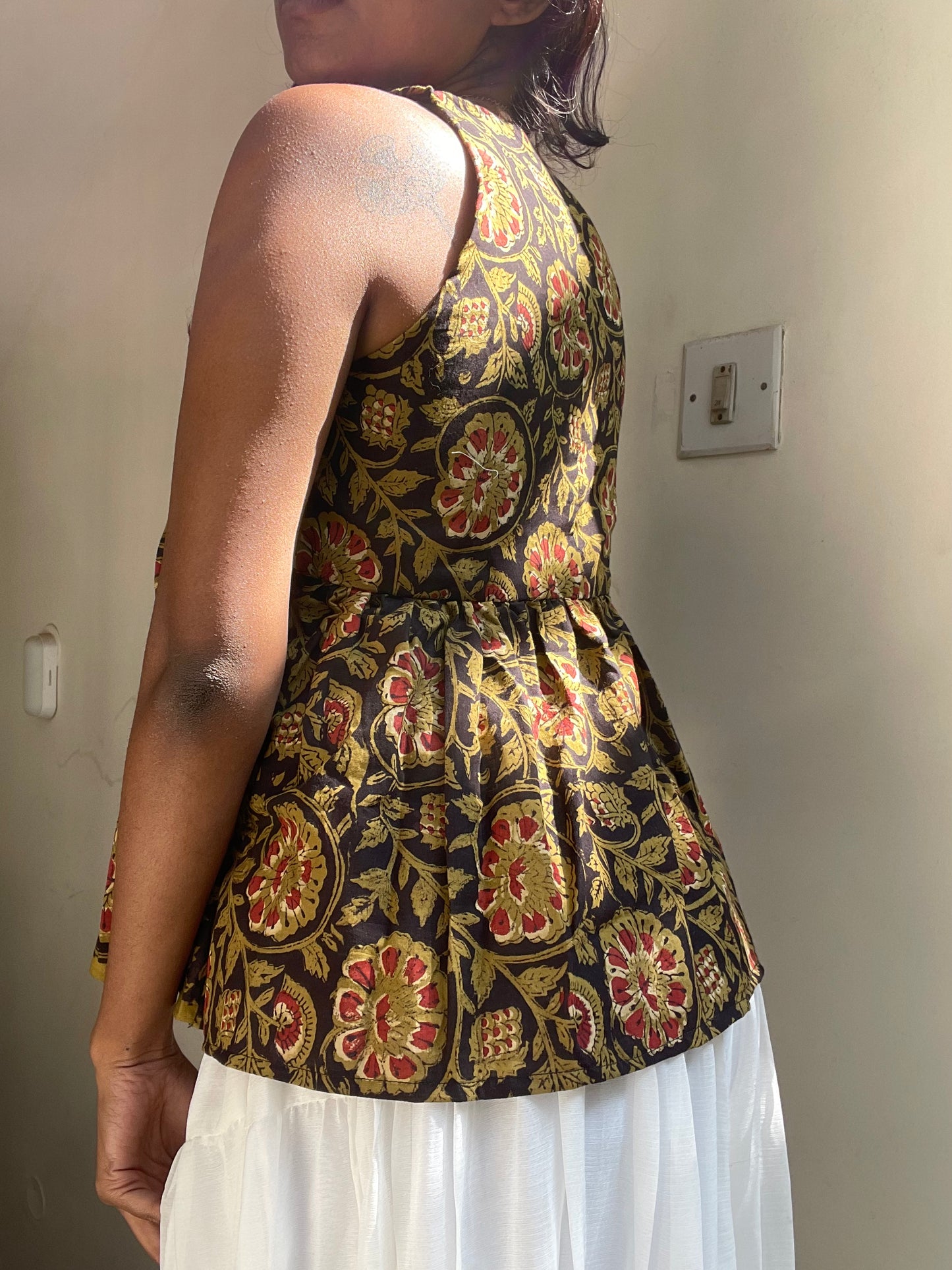 Geet: Black Floral Sanganeri