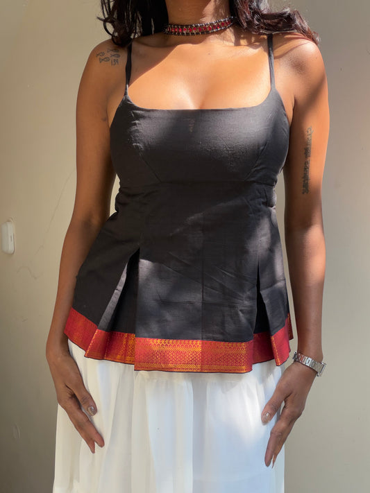 Delicia: Black with Red Border