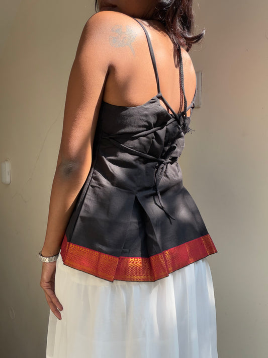 Delicia: Black with Red Border