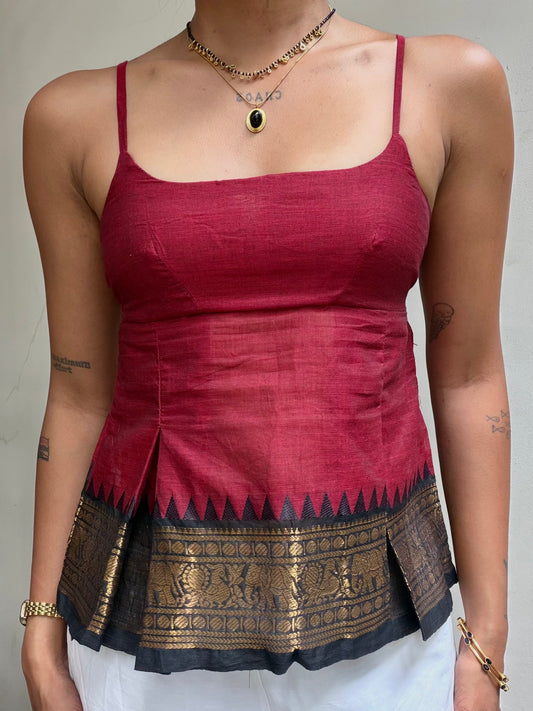 Delicia: Red with Black Border