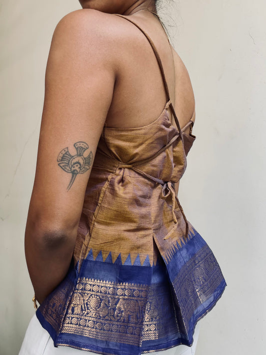 Delicia: Dessert Brown with Blue Border