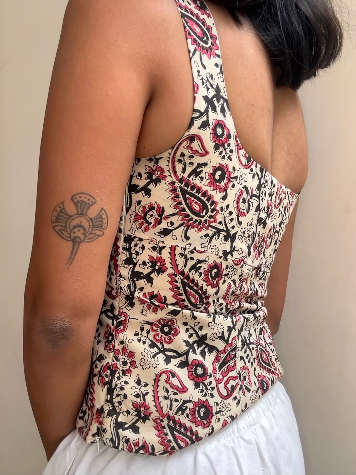 Gul: Beige Block Print